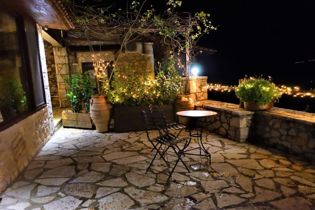 Μικρή Πέτρινη Μεζονέτα 2 Villa Lilaia Luaran gambar