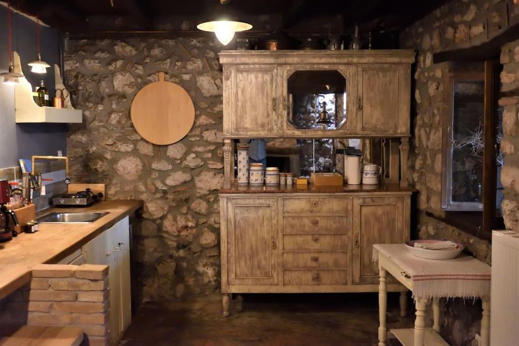Μικρή Πέτρινη Μεζονέτα 2 Villa Lilaia Luaran gambar