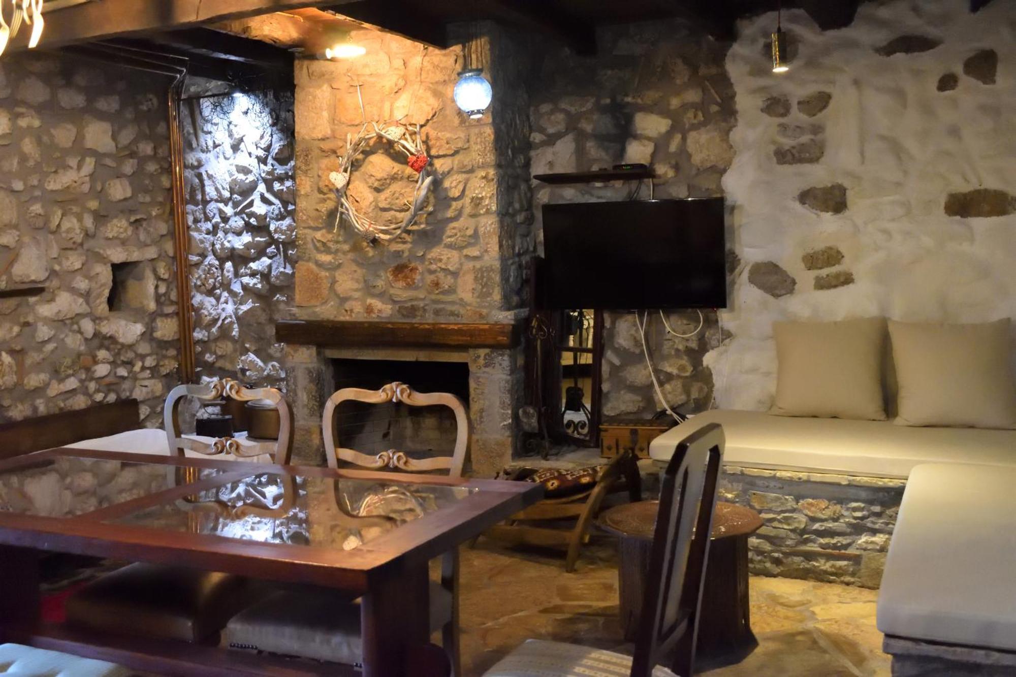 Μικρή Πέτρινη Μεζονέτα 2 Villa Lilaia Luaran gambar
